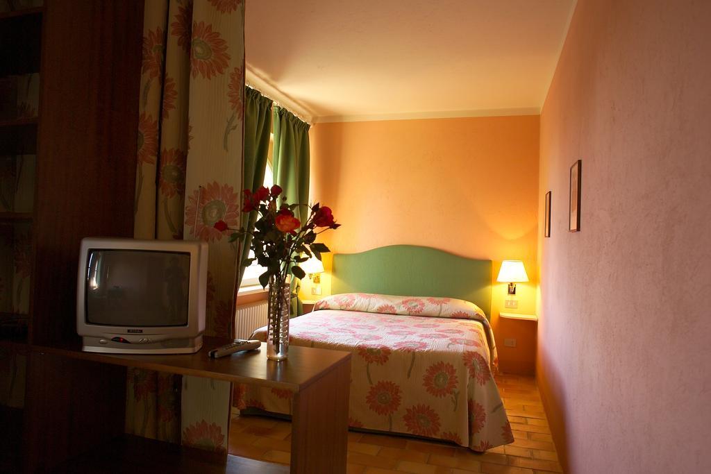 Agriturismo Il Torrione Pinerolo ห้อง รูปภาพ