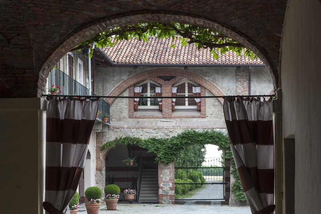 Agriturismo Il Torrione Pinerolo ภายนอก รูปภาพ